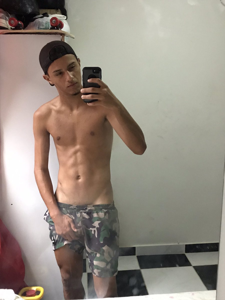 KevinQueiroz_'s tweet photo. +2 Do MLKRALADINHOBB🥵🤤 https://t.co/u7DmG105e3