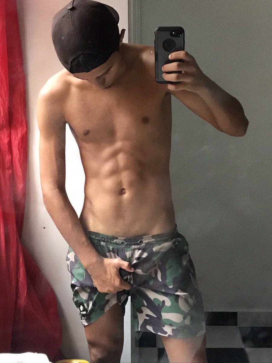 KevinQueiroz_'s tweet photo. +2 Do MLKRALADINHOBB🥵🤤 https://t.co/u7DmG105e3