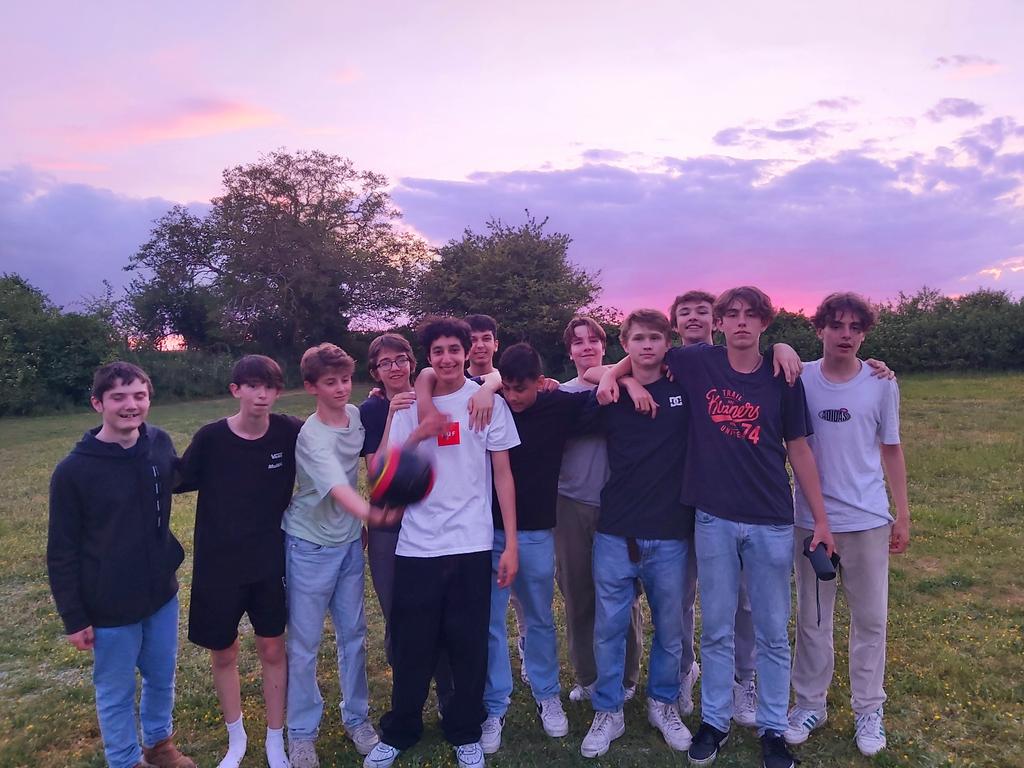 kuypersc's tweet photo. Relaxing time at sunset #loire2022 @ISB_MS https://t.co/aNV20n8sdQ