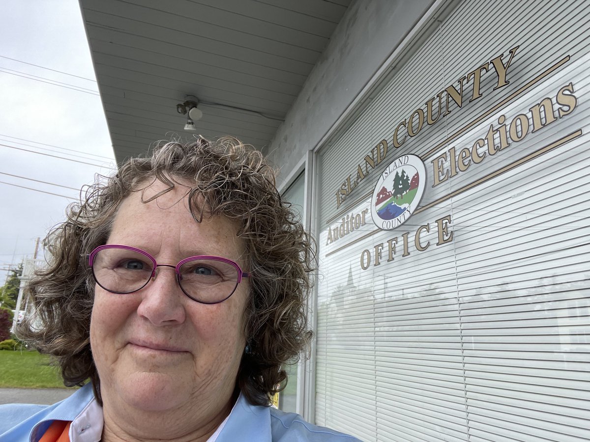 neptuneslass's tweet photo. It’s official!  Just filed to continue to serve the people of Island County as County Commissioner. #lifeofacountycommissioner #stclair4islandcounty https://t.co/kBLdN2fhq4