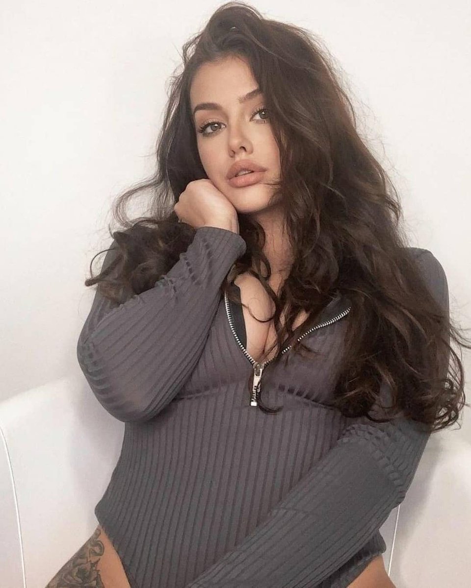 RT if you like ️ Model: itsemilyblack ★🔞 𝙽𝚂𝙵𝚆 🔥★ @daddyimcuming