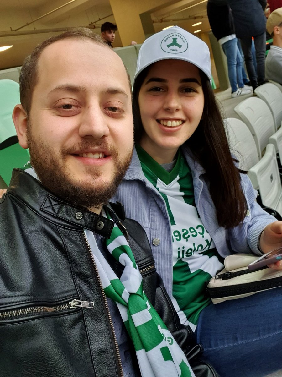 aarifkuru's tweet photo. Sevgiliyle maça gidildi ❣️ +1✅️ @funfuuuu #Giresunspor https://t.co/eTQyWCYoqH