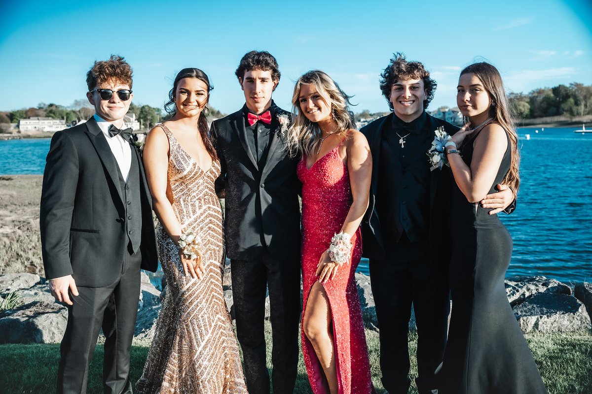 MaldenCatholic's tweet photo. The Senior Prom was a spectacular night to remember! #WeAreMC https://t.co/j0RCDn3rne