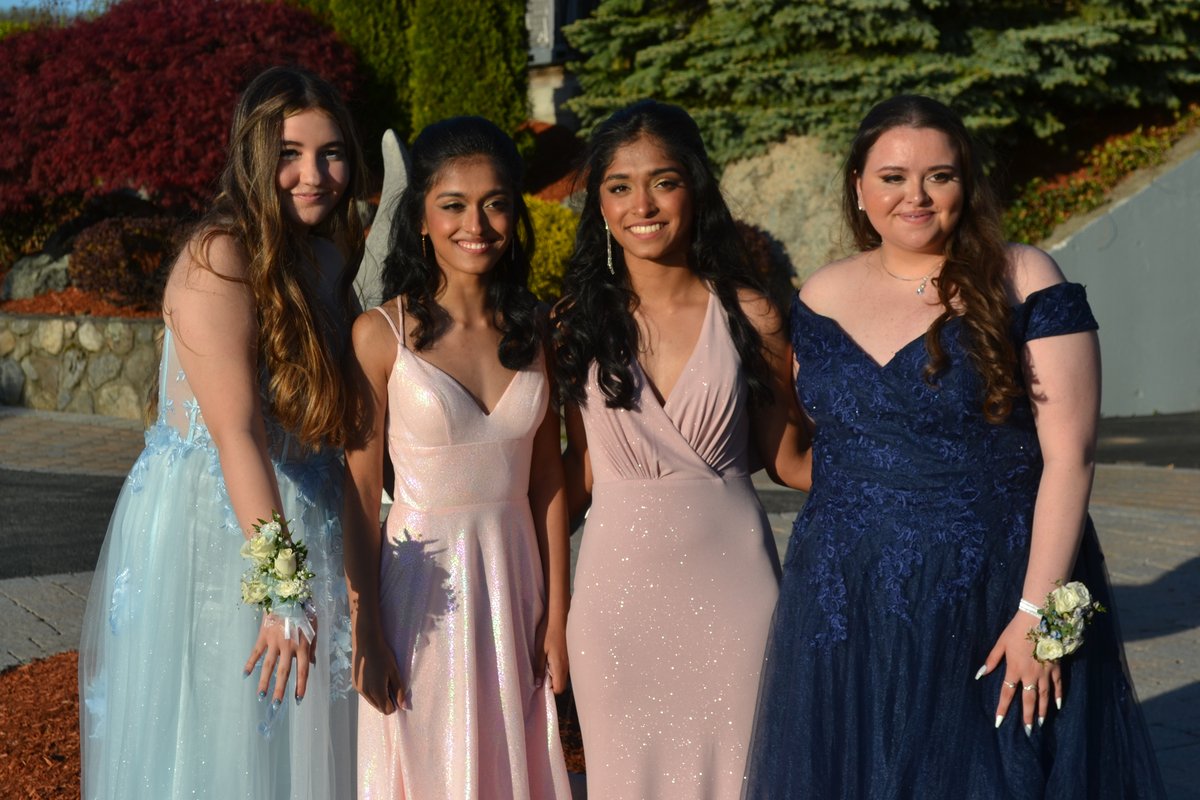 MaldenCatholic's tweet photo. The Senior Prom was a spectacular night to remember! #WeAreMC https://t.co/j0RCDn3rne