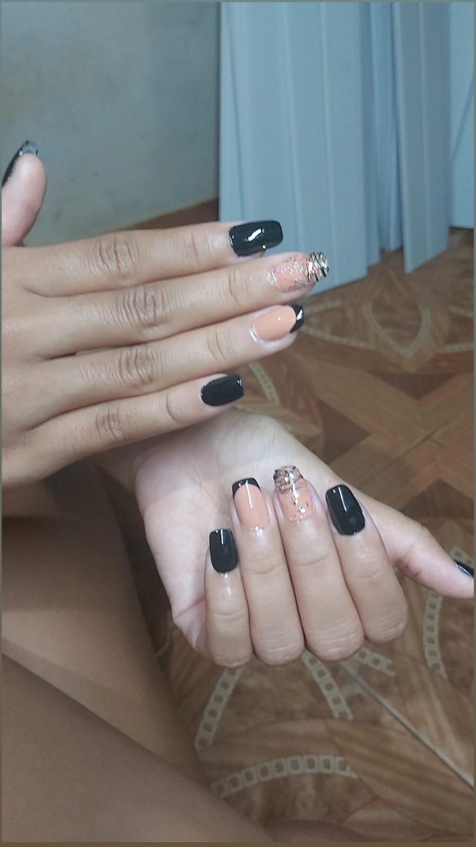 Studioane's tweet image. A pobi da manicure aqui querendo postar as unhas do fim de semana e o Instagram de palhaçada 🤡 como que vou divulgar meus trabalhos assim 😂
Da RT aí pra ajudar a colega aqui gente ❤️
#manicure #postiçarealista #acre #riobranco
