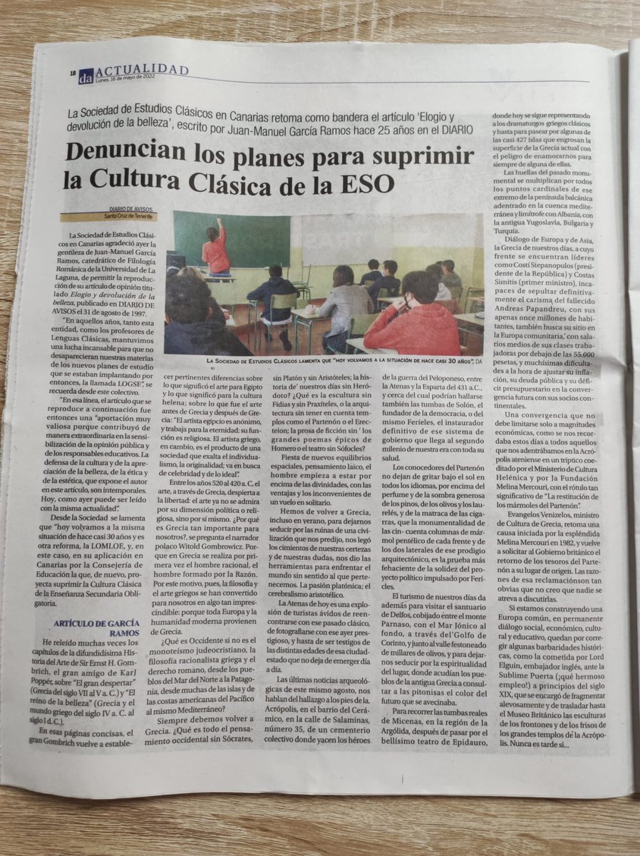 El Diario de Avisos nos ha dedicado una página entera de su periódico para apoyar nuestra denuncia contra la desaparición de las clásicas en los institutos.