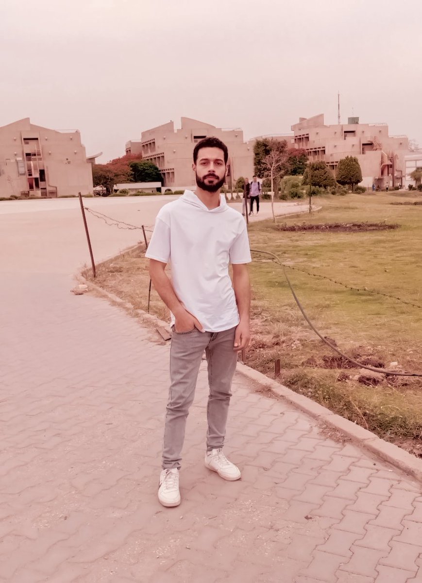 ذهاب و عودة و انا لسه واقف 🤍!