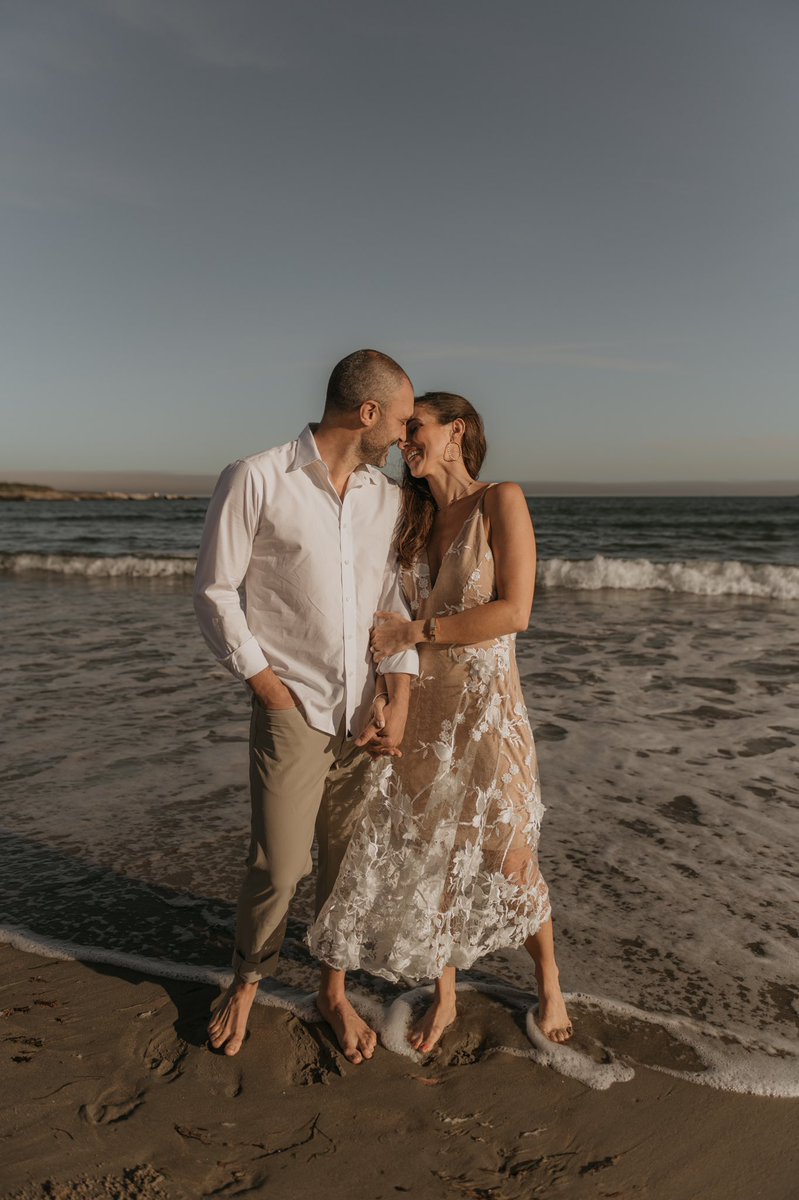 vicandreozzi's tweet photo. Sunset engagements on the beach ☼ #rhodeislandphotographer #engaged #nikonphotography @NikonUSA • https://t.co/juLRQwwdEI https://t.co/OchkizU2e5