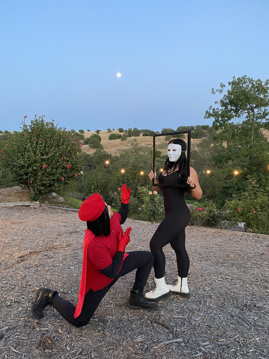 FlexWithJess's tweet image. I told my chiro I went to a shrek themed party and he said “a kids one I’m assuming” and I said no an adult one. behold the land of duloc…