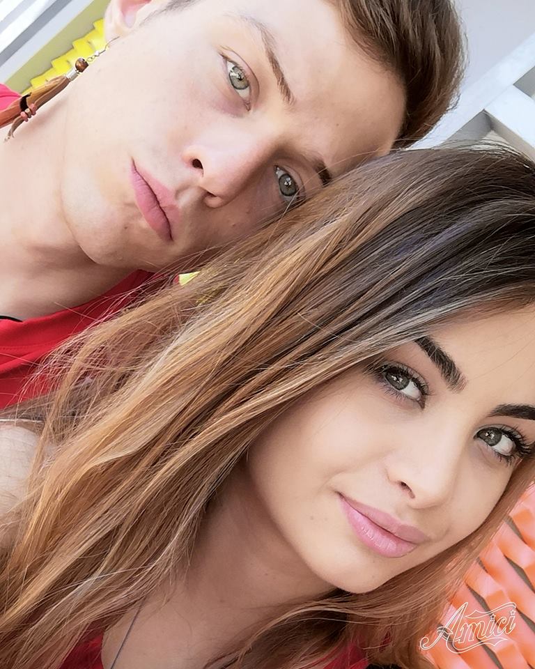 simuelvamour's tweet photo. questa reunion di Irama e Emma muscat 🖤 https://t.co/Lm4DvT2EQh
