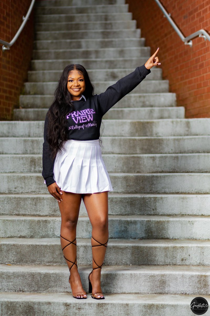 tiff_love101's tweet photo. On May 14th at 8:30am I graduated from THE Prairie View A&amp;M University 

✅ Bachelor of Science in Nursing Degree 🎓
✅ Full time offer as an ICU Nurse at my dream hospital and unit 👩🏽‍⚕️
✅ Honor Roll and Deans List Recipient every school year 📚
✅ Graduating debt free 💸 https://t.co/vF4S4eORWn
