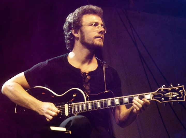 Happy birthday Mr Robert Fripp   