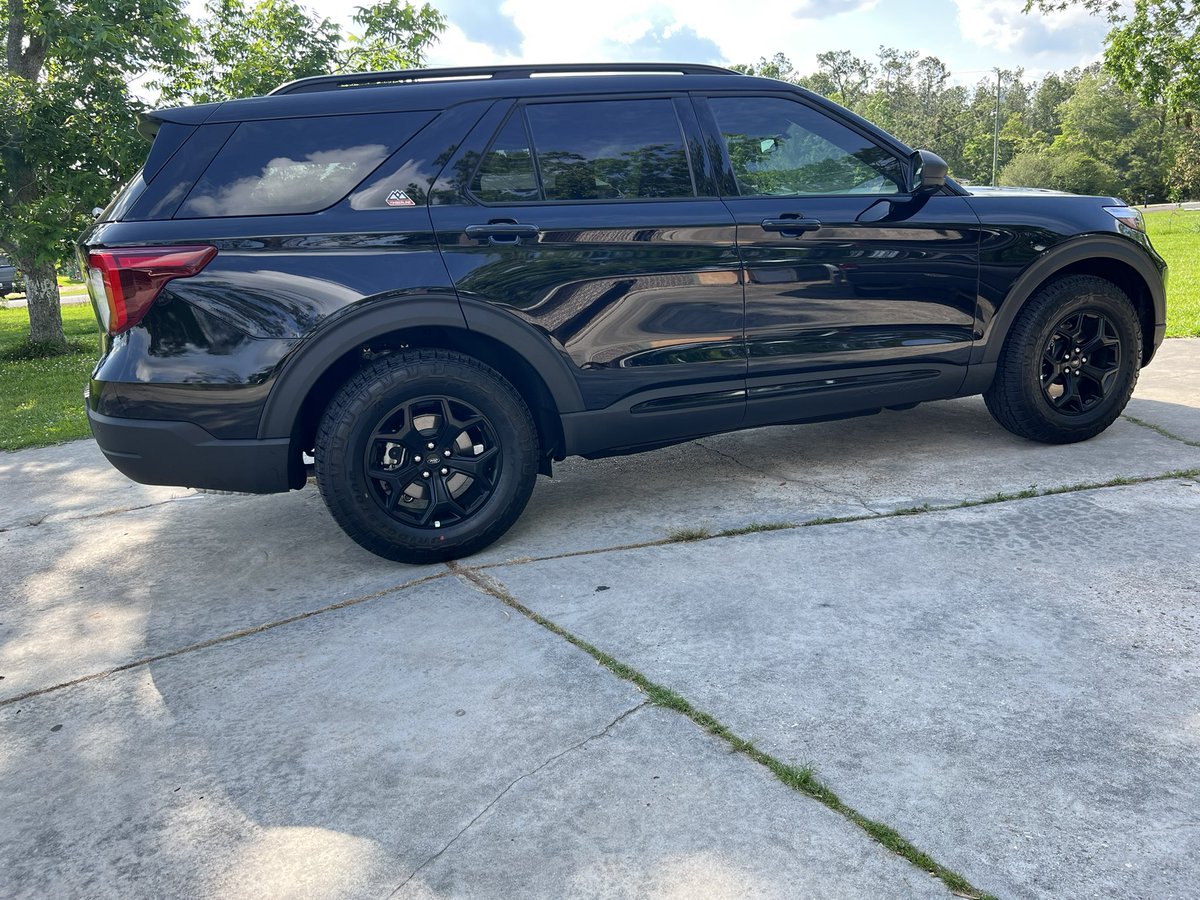 keyamorrison's tweet photo. New car 🤤 https://t.co/6M3jFvRoCE
