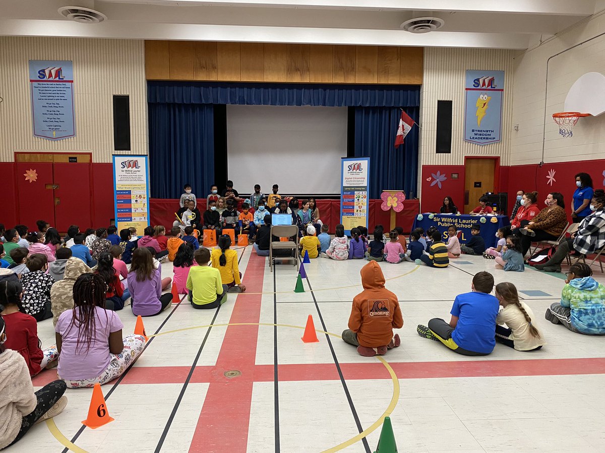 LaurierPs's tweet photo. Some more pictures! https://t.co/ty8woYReJB