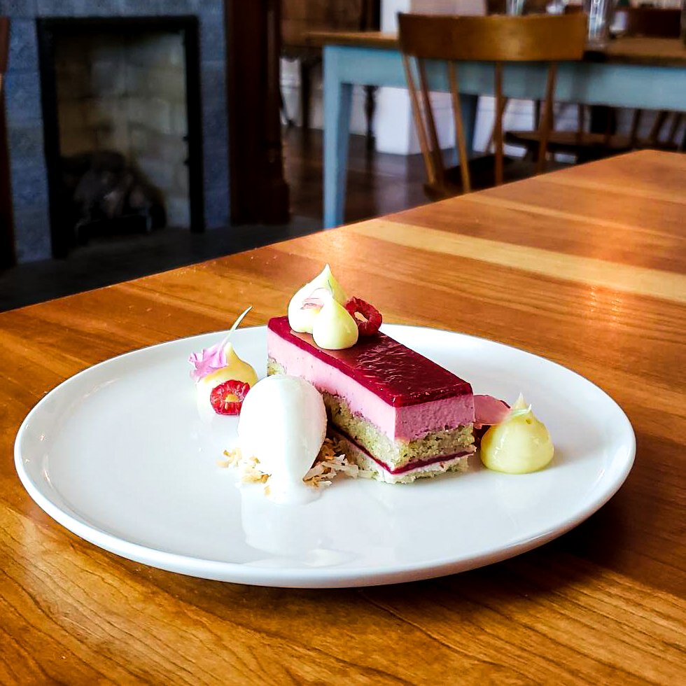 TriMarkUSA's tweet photo. How gorgeous is this plating by Pastry Chef Jin Capobianco?! Raspberry gateaux with lemon curd and buttermilk sorbet, toasted coconut, and edible florals – presented on our Premier Collections Ariane 8½" Flat Coupe Plate.
#pastrydesign #restaurantmanagement #customdinnerware https://t.co/SAYGOMM41S