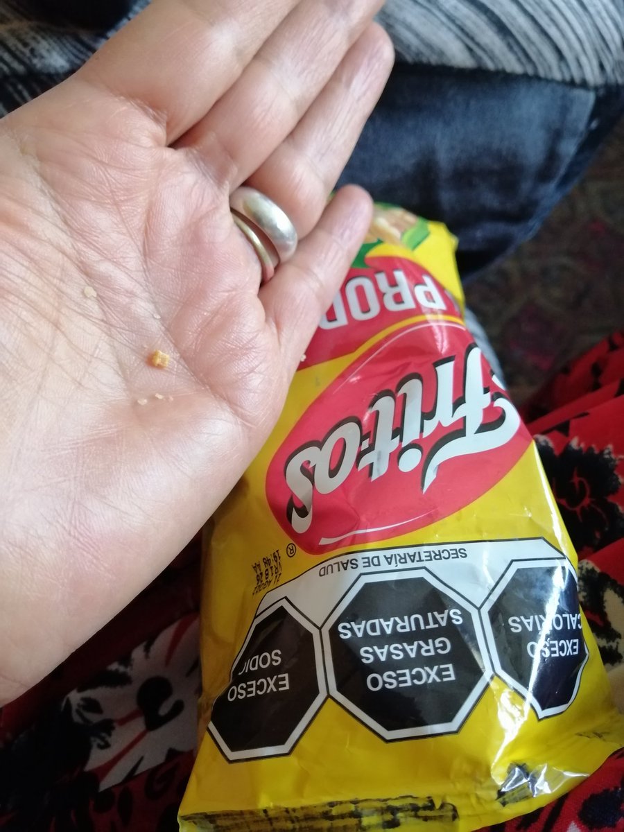 Mamangiee's tweet photo. @sabritas qué es? De por si me duelen mis dientes. 🤔 https://t.co/ADNqoz3sL8