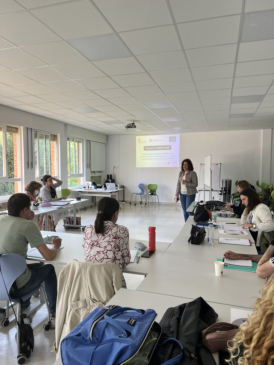fordysvar's tweet photo. El proyecto @fordysvar fordysvar continúa su difusión 

Hoy en el curso “Realidad Virtual y Aumentada como tecnologías emergentes de apoyo a estudiantes con dislexia” dirigido a docentes de #EducacionInfantil #EducacionPrimaria y #EducacionSecundaria en @cfieburgos 

@sepiegob https://t.co/c9up3qBjQQ