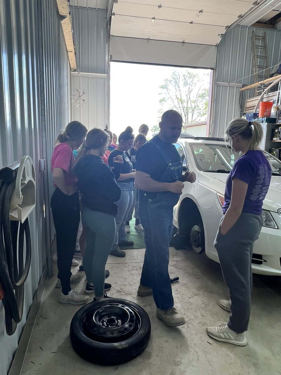 CHS_WarriorSB's tweet photo. Practice today = learning on how to change a car tire! #lifeskills https://t.co/W5VclKtnOG