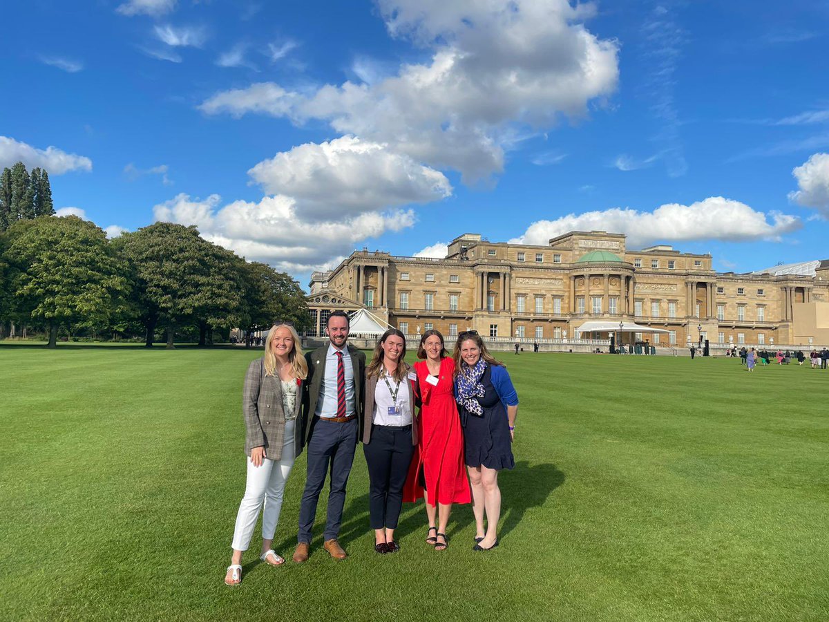 DofEHannahM's tweet photo. Some of the London team enjoyed a day out at the palace today to celebrate the 12,000 young people who have achieved their Gold Award. Massive well done to all of you! https://t.co/SdByaadygf