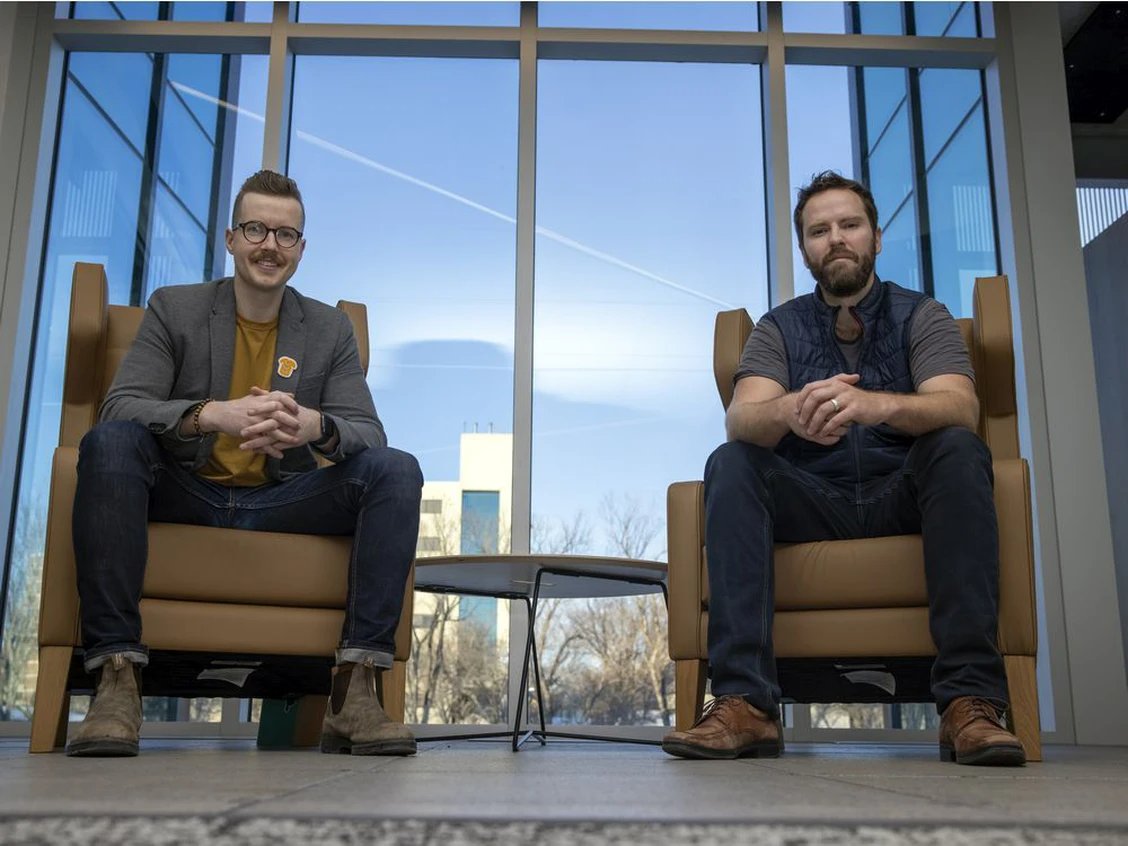 InnovationSask's tweet photo. #InnovateToEngage: To celebrate #innovations that are community driven, prioritize inclusion + drive action, we'd like to highlight SK's tech incubators, @colabsyxe & @cultivatorsk They build a thriving tech ecosystem through coaching, mentorship, offices & more!📚🏢💻 https://t.co/PLZokTSB0N