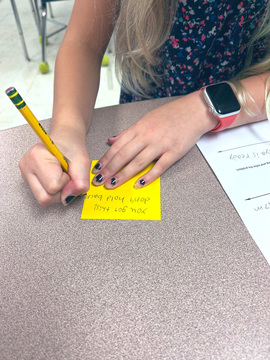 mrs_dingess's tweet photo. When another student felt down, this student knew what to do. And someone else had done this exact thing for her only a few days ago! @CombsCatchUp @3rdCombs https://t.co/HnEiAQixFW