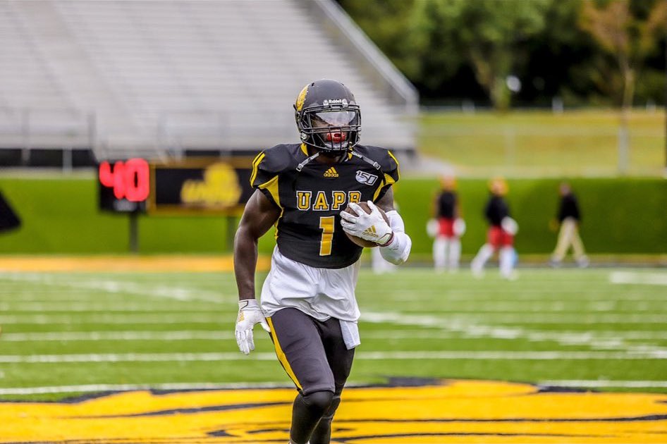 amare_snowden's tweet photo. Beyond Blessed to have Received an offer From Arkansas Pine Bluff 🦁 #HBCU @CoachSnowden @AllenTrieu @Rivals_Clint @CoachBlackwell_ https://t.co/L7N9eU9Pak