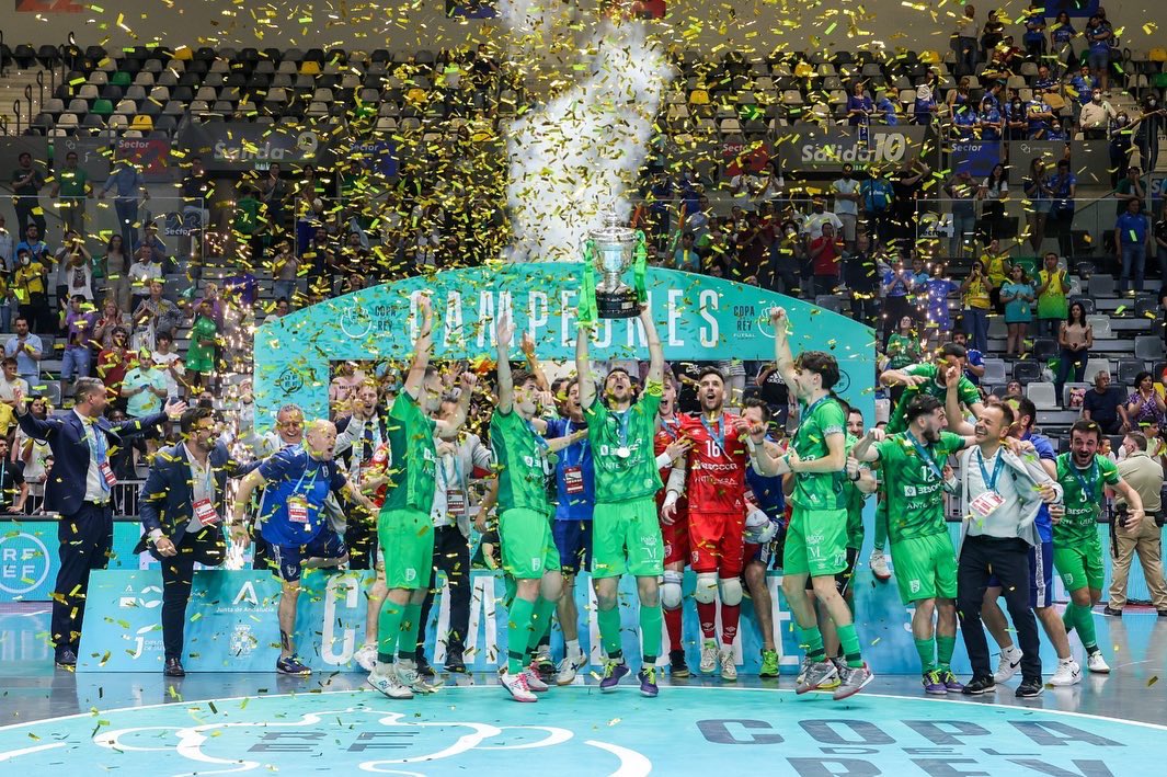 Álvaro Quevedo Cuello De Oro tweet media