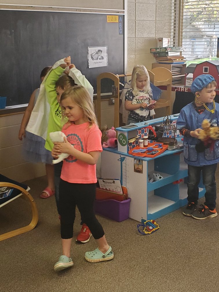 dcelemschool's tweet photo. The Vet Center in the preschool classroom is a big hit! https://t.co/3spGkdJJNj