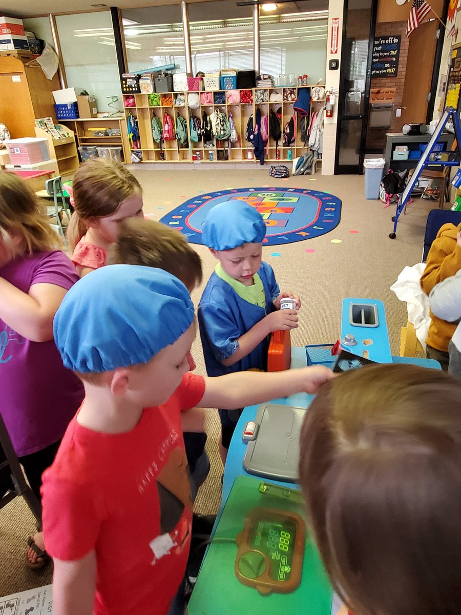 dcelemschool's tweet photo. The Vet Center in the preschool classroom is a big hit! https://t.co/3spGkdJJNj