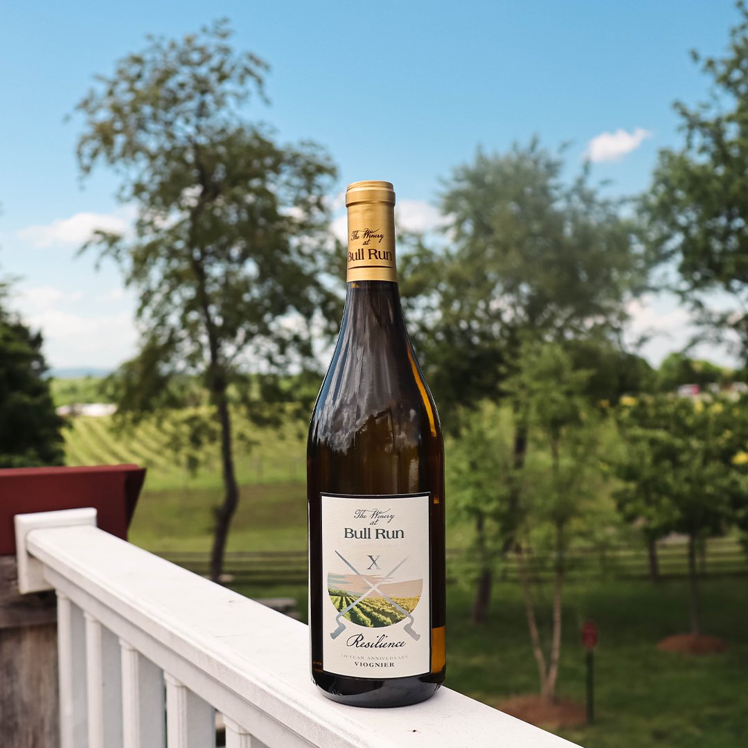 Our 10-Year Anniversary "Resilience" Viognier is bottled and will be released June 1st in the Tasting Room and our online store. 

Who's excited to try it?! 🥂🔟