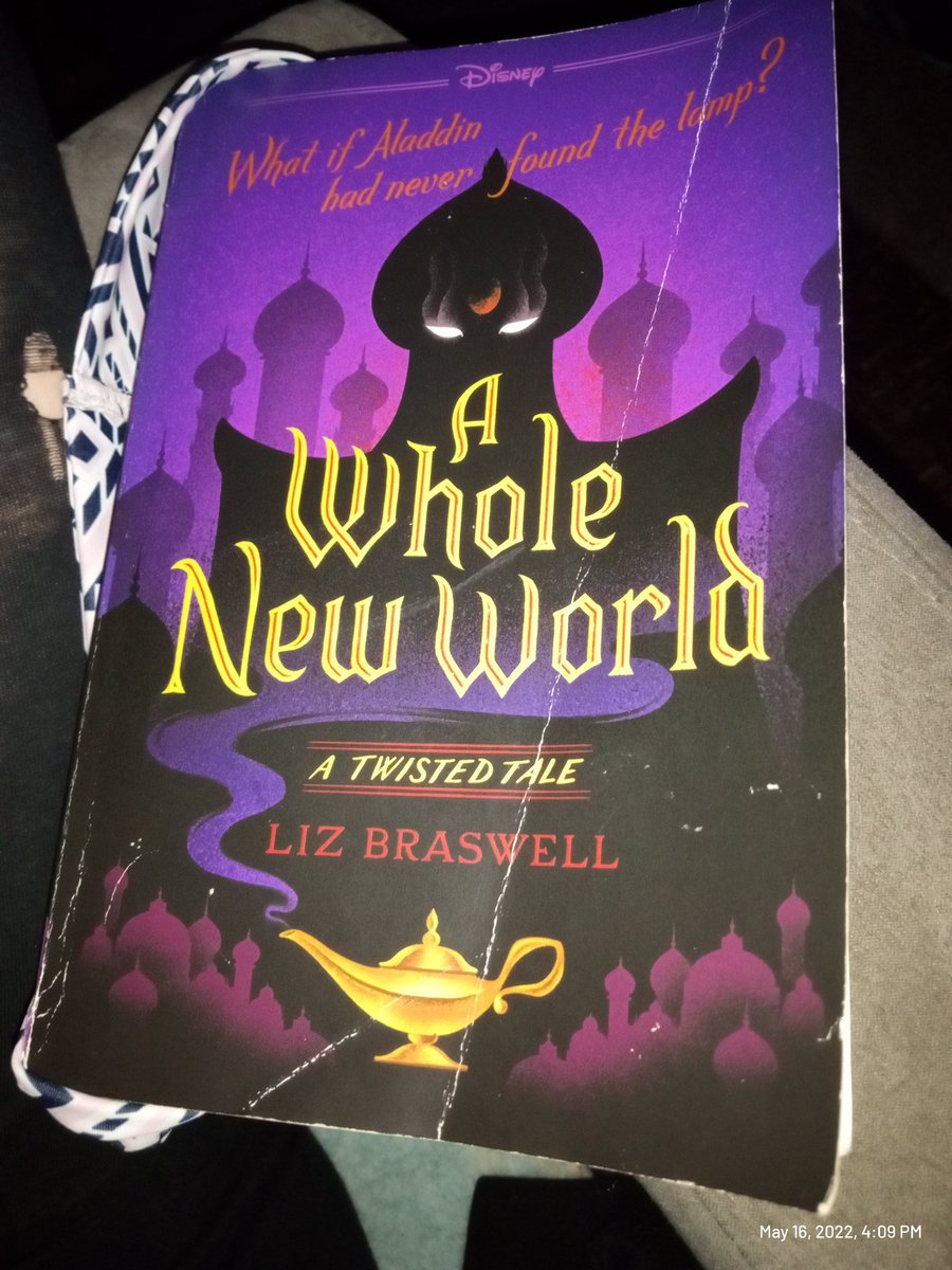 out_Rae_geous1's tweet photo. Absolutely obsessed with this book series 😍🖤🖤 #DisneyATwistedTale #Disney #ATwistedTale #LizBraswell #Reading #ReadingForPleasure https://t.co/LXN0xmbbKN