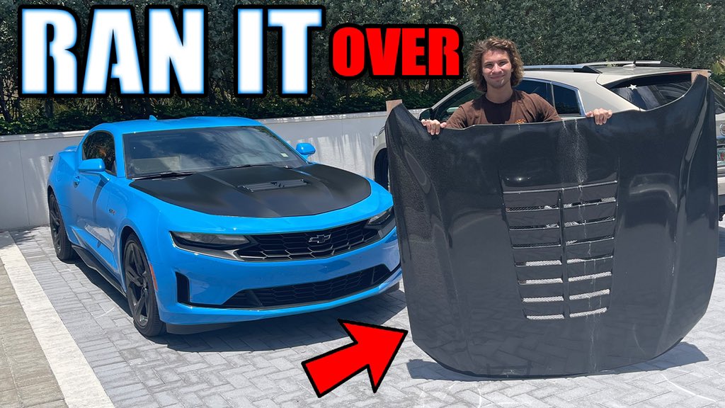ItsHatchetz's tweet photo. Make sure to tune into the latest YouTube video! Absolutely wrecked the GT500 hood for a warranty claim &amp; vlogged a little of my Dubai trip 🤙
Link: https://t.co/lUwt1MMl2J https://t.co/MwoVRxRwk8