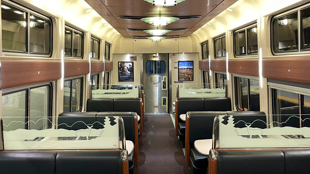 AndreasWiede's tweet photo. All aboard: leaving New York 🇺🇸 on board @Amtrak’s #49, the #LakeShoreLimited, bound for #Chicago. I’m booked in a #viewliner #roomette sleeper cabin. The @_DiningCar doubles as lounge area for sleeper passengers. https://t.co/uu4tuLAPxO