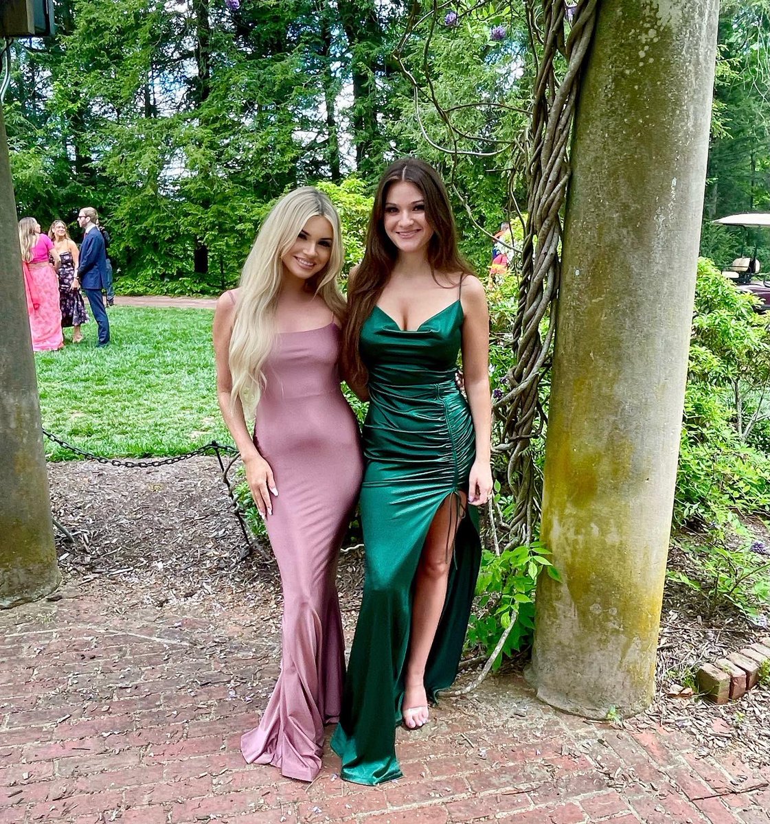 aliterral_'s tweet photo. the most gorgeous wedding 🤍 https://t.co/5reG6mAKgI