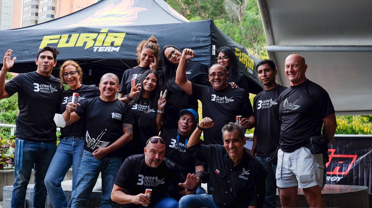 AngelsOpenWater's tweet photo. Fotos 46/100 reuniones equipo #Angeles #OpenWater #LeoValle #DanielConde @danielconde sobre #seguridad 3° Copa Nocturna coordinado por @andresraulpaezp junto a Jueces #MaferPalomo #AntonioBastardo @paolaperezven @lacuco @RevistaFortius @pedrogarciao @osmarycnn @ZagaDeporte https://t.co/oDtpgwbbyV