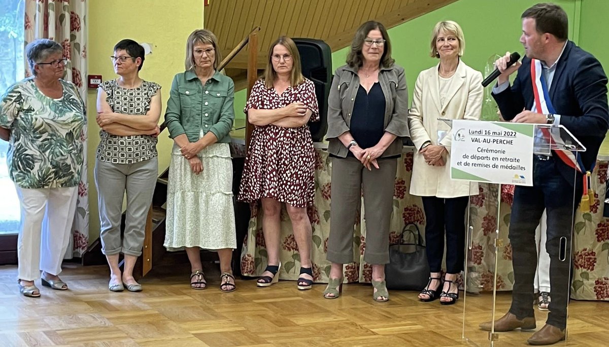 Remise de médailles et départs en retraite ce soir à <a href="/ValAuPerche/">Val-au-Perche</a> : un réel plaisir de récompenser nos collaborateur(rice)s, en présence de <a href="/VeroLouwagie/">Véronique Louwagie</a> <a href="/senateur61/">Nathalie Goulet</a> et Anick Bruneau.