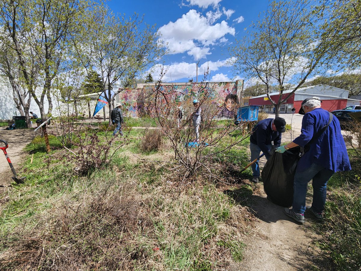 Samanda Brace tweet media