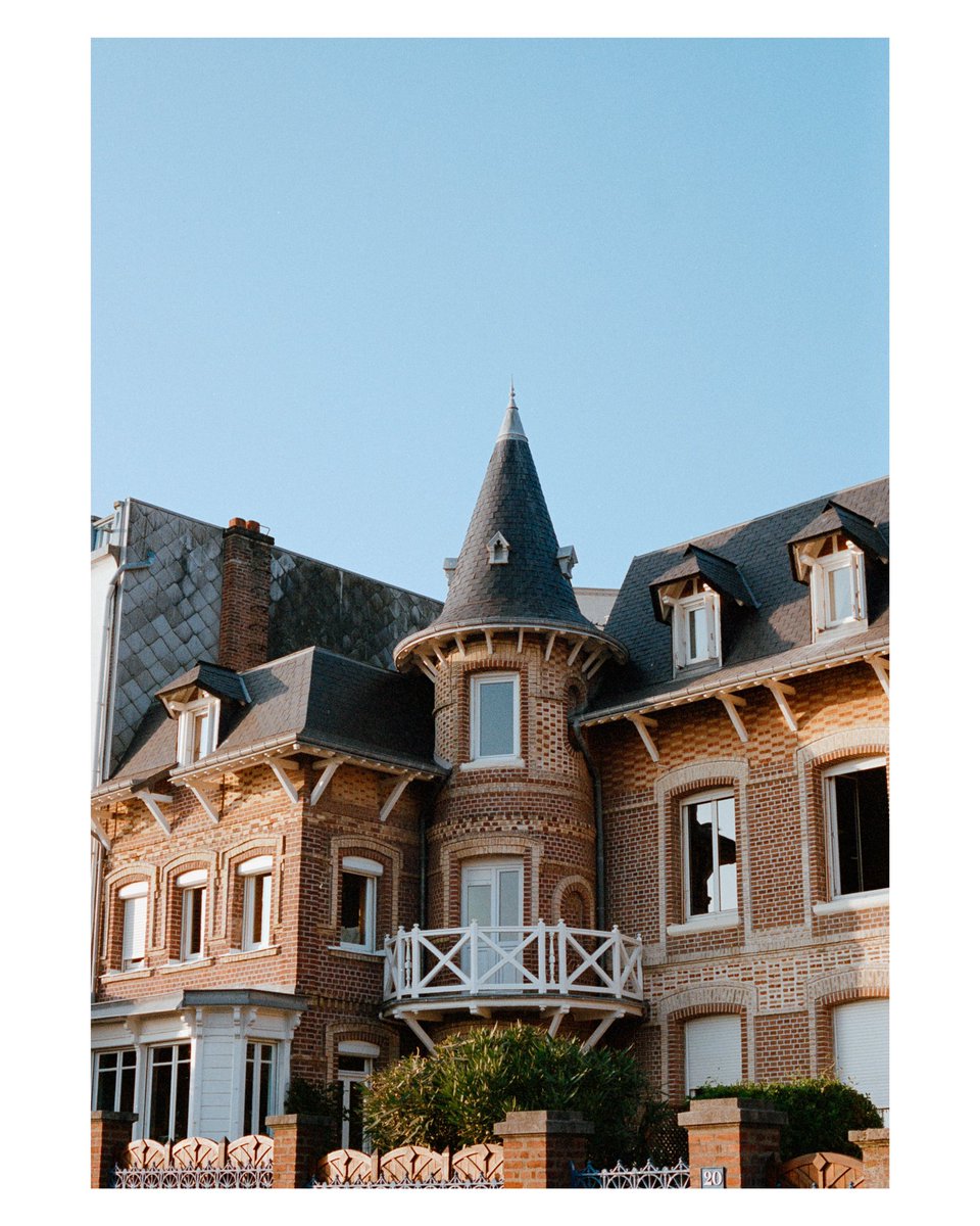 TheOgach's tweet photo. Le Havre sous le soleil à l'argentique 🎞️ https://t.co/x8YV7Xm3eh