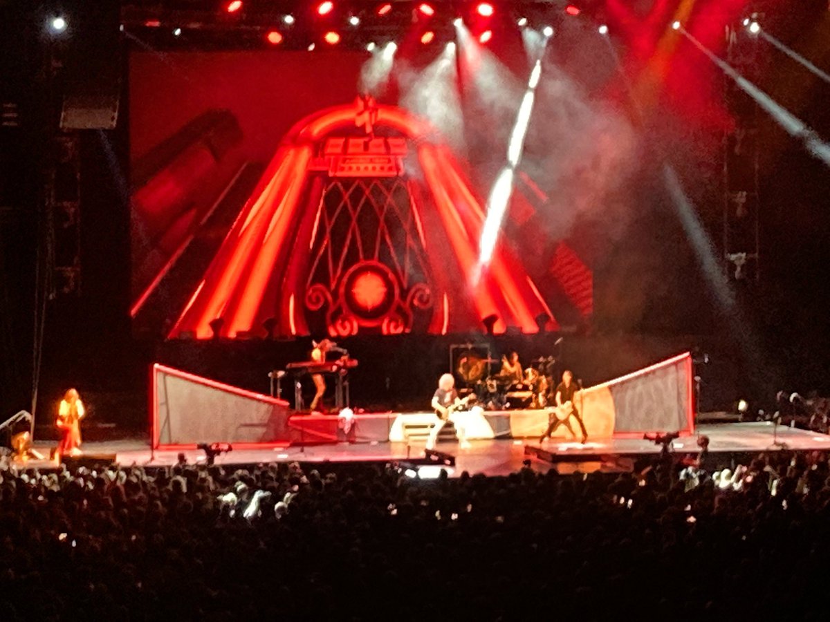 RocktheJointMag's tweet image. #Foreigner landed at #theo2arena, and we’re now waiting the one and only #whitesnake. What’s your opinions so far?