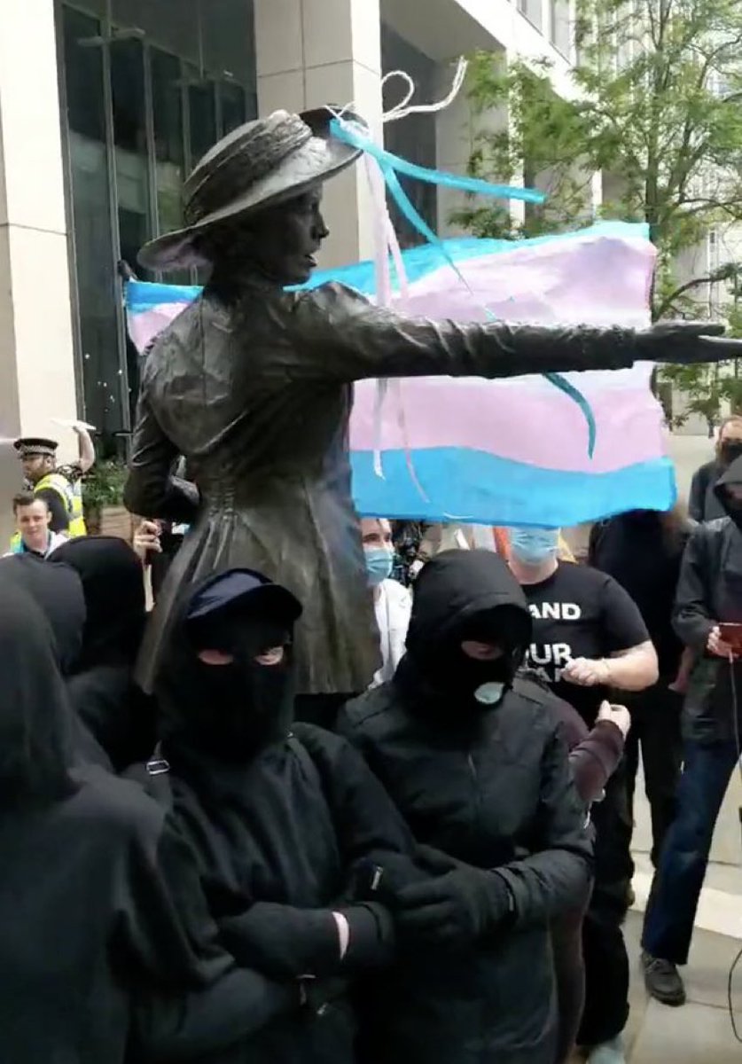 rottengirl's tweet photo. We went from white hoods to black hoods.
#TranSupremists
#MaskedCowards https://t.co/XJTc3GFi1b