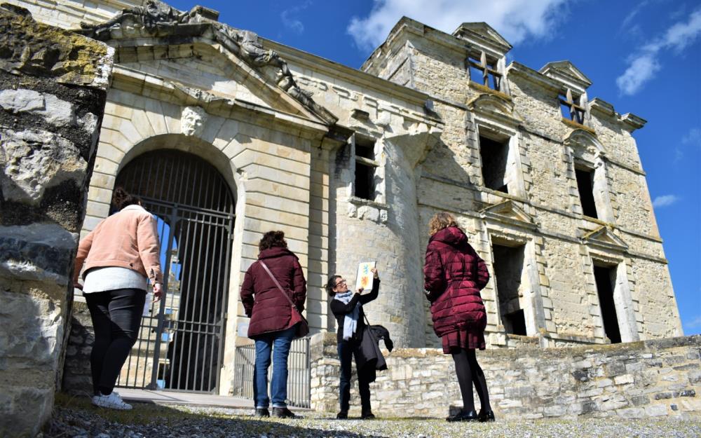 #châteaudeGramon #fauxairécossais #Bidache #Pyrénéesatlantiques grandsudinsolite.fr/3167-64-pyrene…