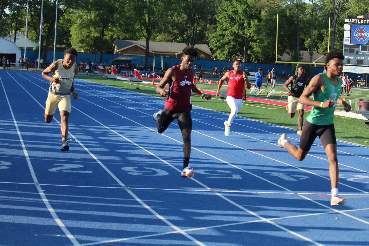 imdaviddeberry's tweet photo. Going to state TN #1 Sophomore 200m 21.94  @GoDragonsGo_ @MustangtrackMem @tnmilesplit @johnvarlas https://t.co/xylWsNGNQ5
