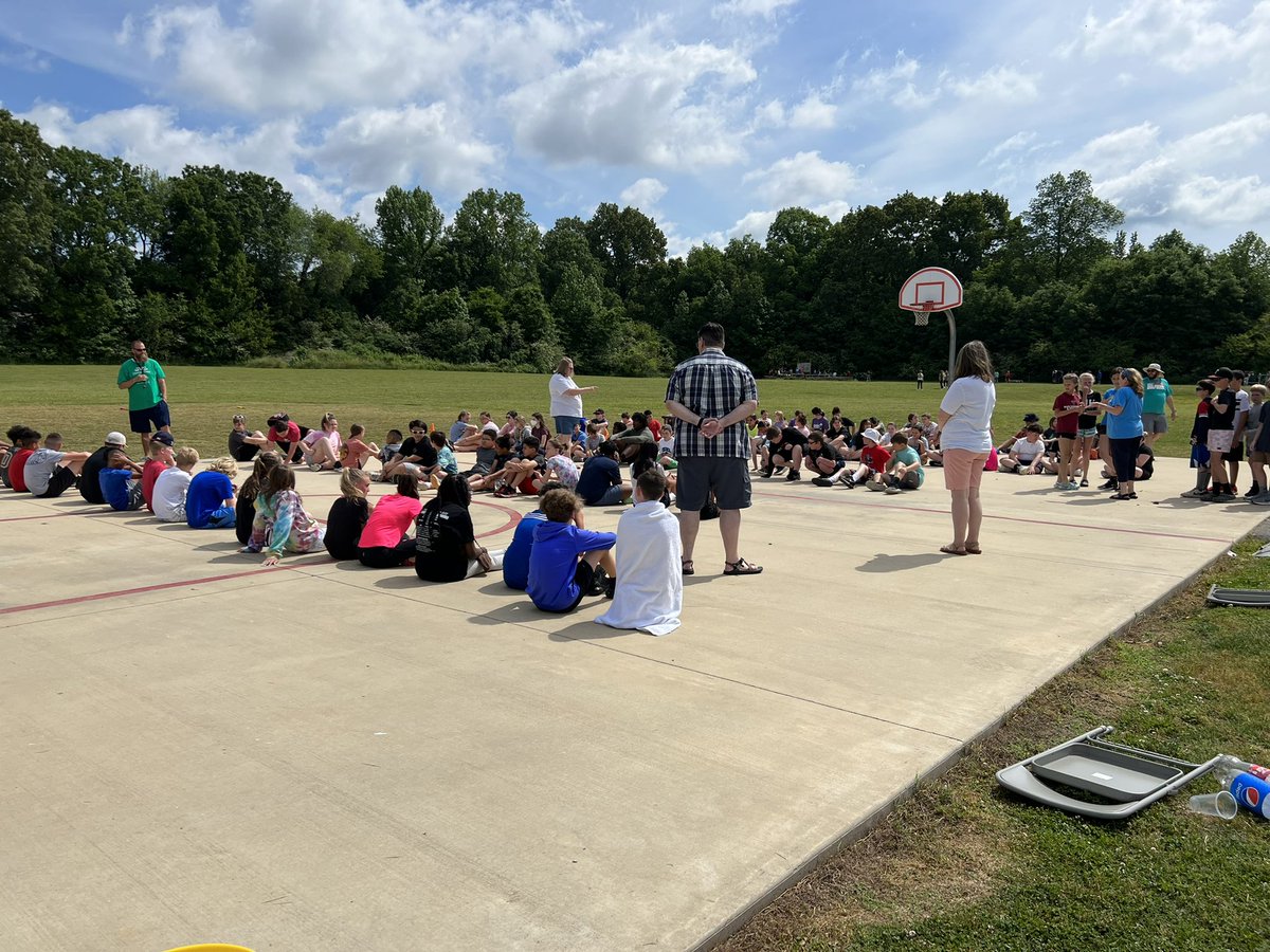 TullahomaPhysEd's tweet photo. @WMS_BOBCATS 6th grade field day! https://t.co/mSbdoigSOW