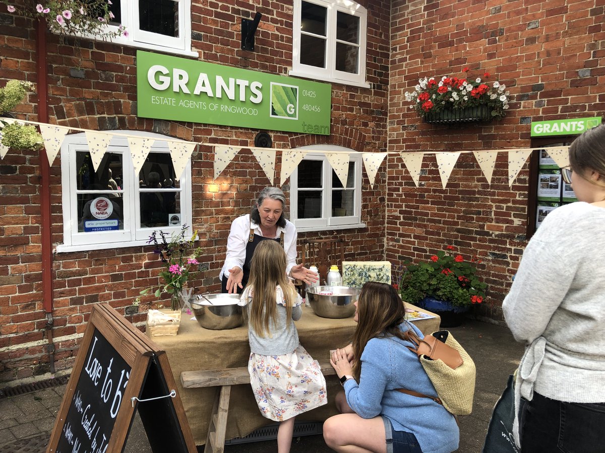 The countdown is on to this year's #RingwoodEcoFair taking place throughout #Ringwood on Saturday from 10.30am - 4.30pm. 🍃

This free community event is a great opportunity to learn how to shop, grow &amp; contribute to leading a greener lifestyle. 

#loveourplanet