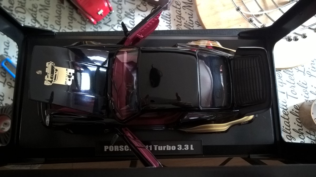 patcollectors1's tweet photo. #Diecastmodelcar
#porsche
Porsche 911 930 turbo
3.3L bbuchmann 1976 😍😍✍️ https://t.co/2pr9ByxCZf