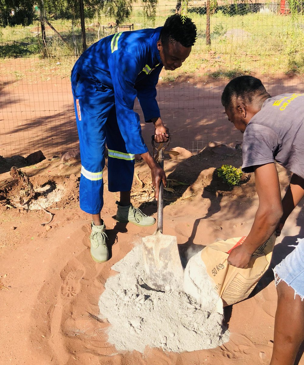 SimthoBiyela's tweet photo. Dear @CyrilRamaphosa can you pls help @Ndi_Muvenda_ with a second hand 10 ton truck at least so that he can deliver his bricks to his customers, he has already employed more than one person, he is soon going to buy his first big  machine with the help of "fellow South Africans" https://t.co/rm2eR8JQbD