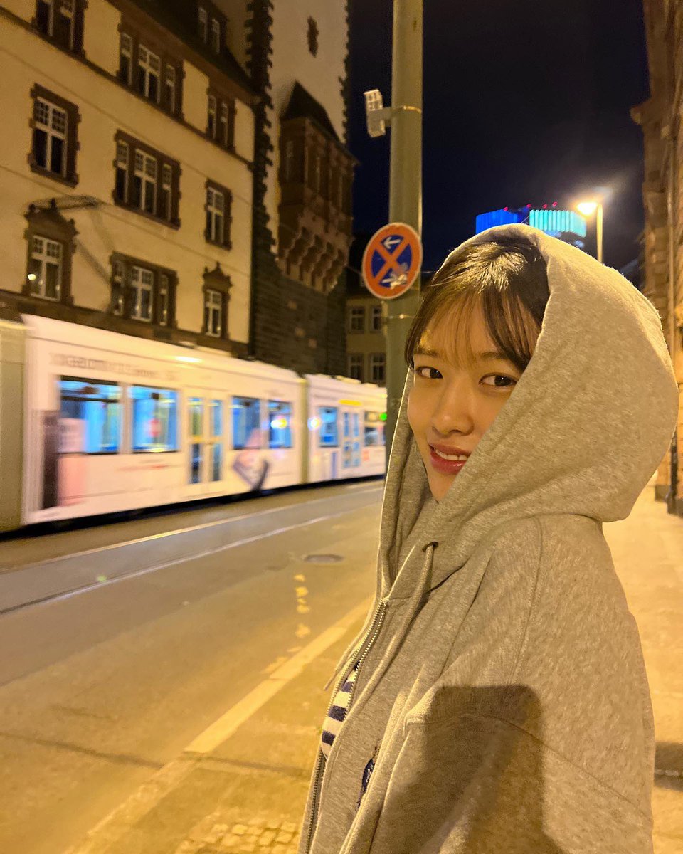 ivepics_'s tweet photo. yujin instagram update https://t.co/HrCk2YRUKZ