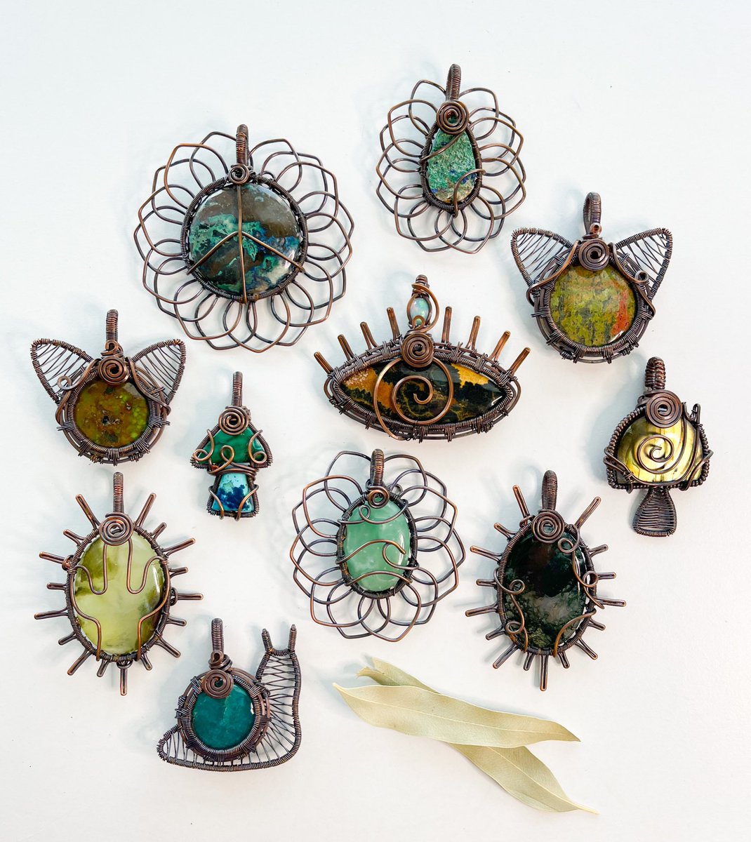 mildhippie's tweet image. 🌳🦎🪲 FORBIDDEN FOREST 🪲🦎🌳

pendants available May 20th at 4pm est