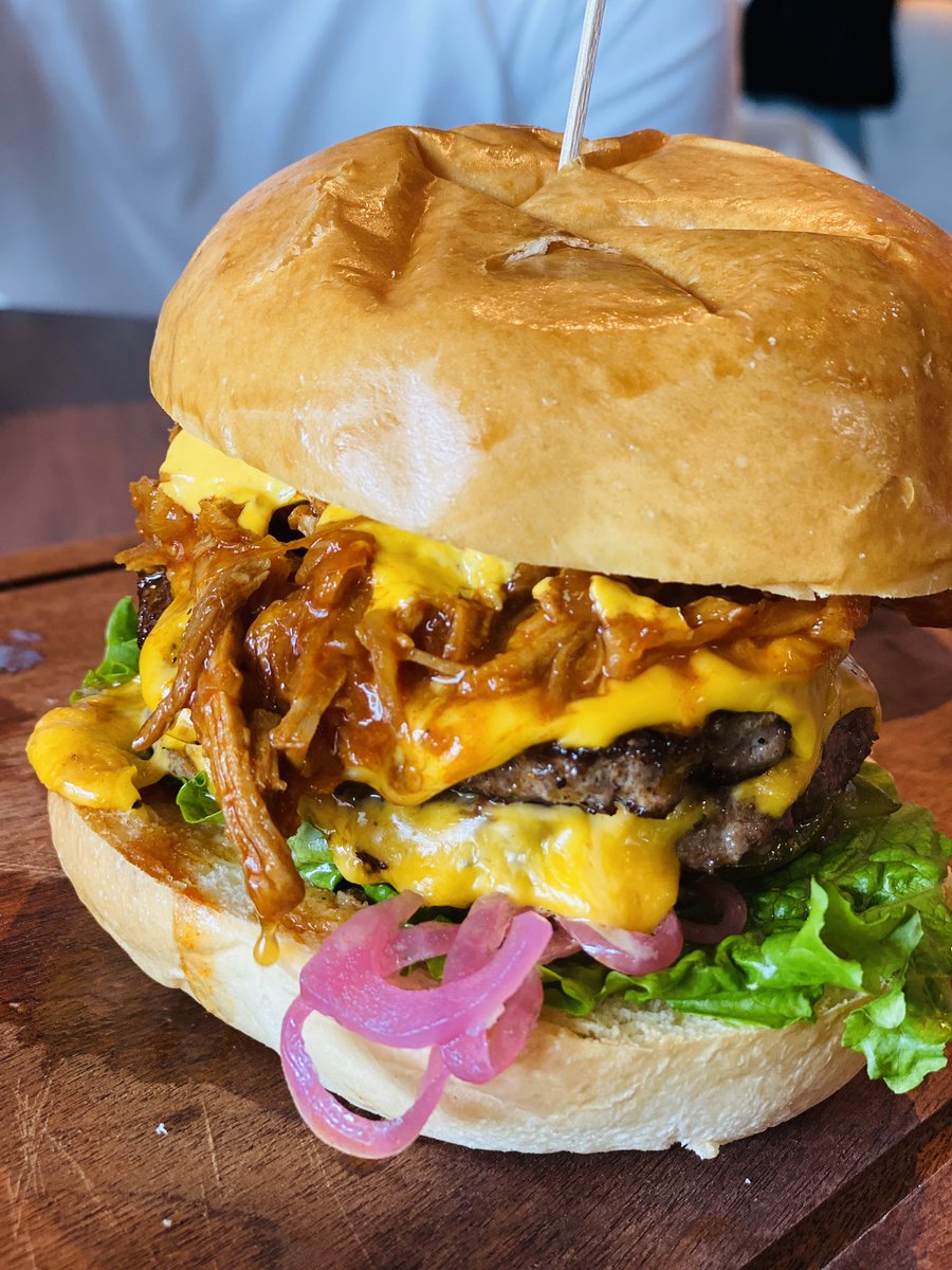 YummyShanny's tweet photo. 🍔What are your favorite #toppings on a #hamburger? #cheese #pickles #homemade #CandySugarPop https://t.co/YWt3X3bDXL