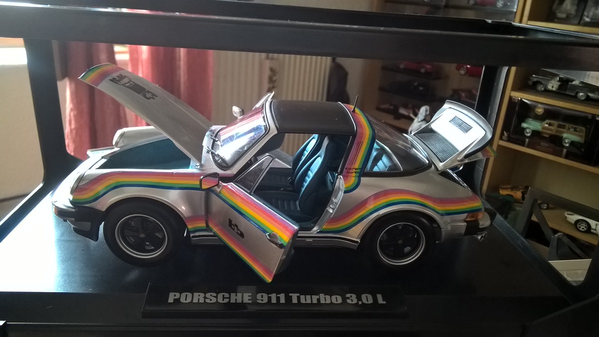 patcollectors1's tweet photo. #Diecastmodelcar
#porsche
Porsche 911 930 Turbo
3.0L Targa bbuchmann 1976 😍😍✍️ https://t.co/wSuu6rGASK